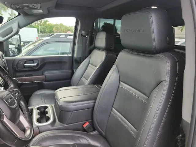 2023 GMC Sierra 2500HD Denali photo 11