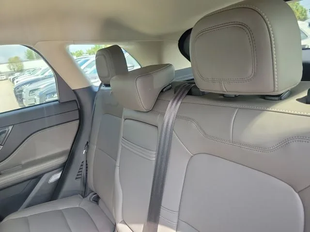 2023 Lincoln Corsair Standard photo 10