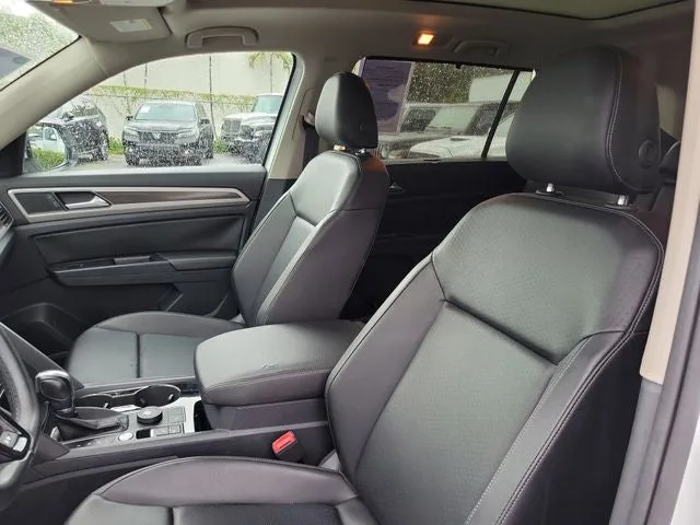 2019 Volkswagen Atlas 3.6L V6 SEL R-Line R-Line photo 10