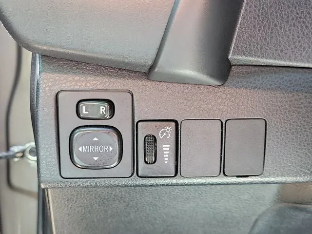 2018 Toyota Corolla LE photo 12