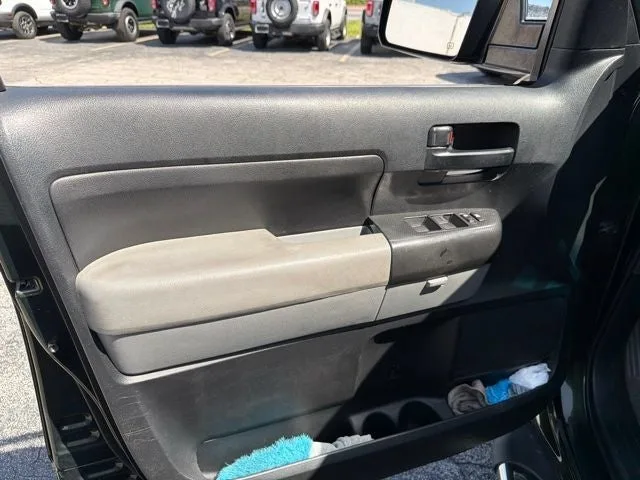2011 Toyota Tundra Grade photo 17
