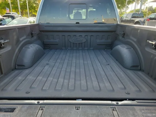 2023 Ford F-150 Platinum photo 7