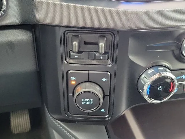2026 Ford F-450SD Platinum DRW photo 32