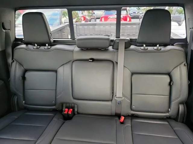 2023 GMC Sierra 1500 SLT photo 12