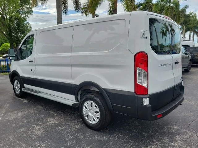 2025 Ford Transit-250 Base photo 4