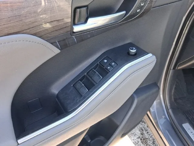 2021 Toyota Highlander Limited photo 15