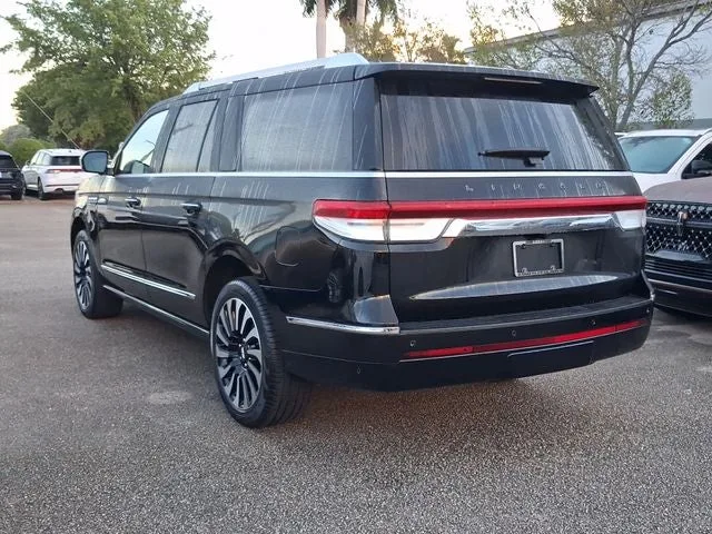 2024 Lincoln Navigator L Black Label photo 3