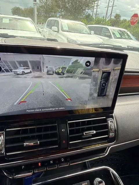 2024 Lincoln Navigator Premiere photo 8