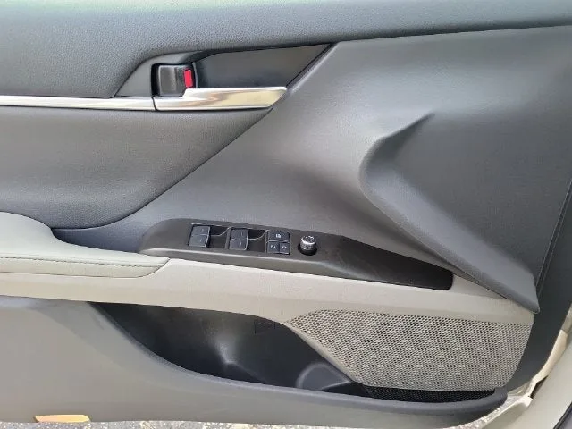 2022 Toyota Camry XSE photo 14