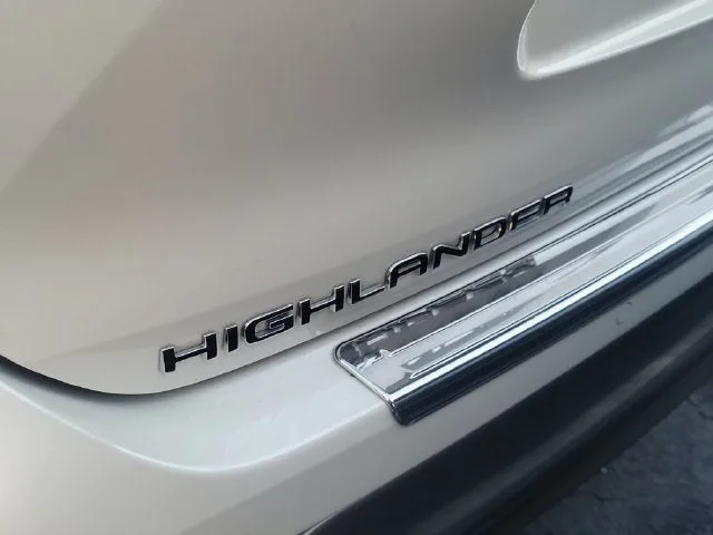 2021 Toyota Highlander Platinum photo 5