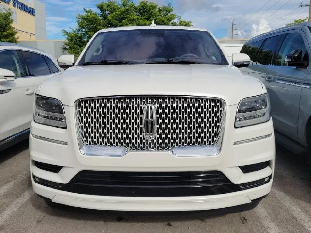 2020 Lincoln Navigator L Reserve photo 2