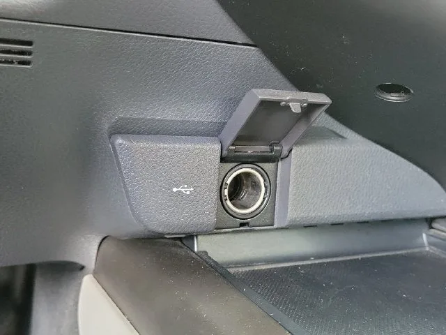 2022 Toyota Camry LE photo 24