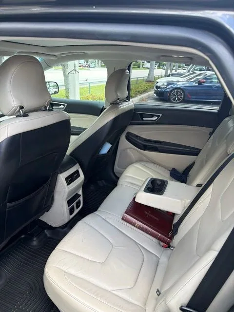 2015 Ford Edge Titanium photo 4