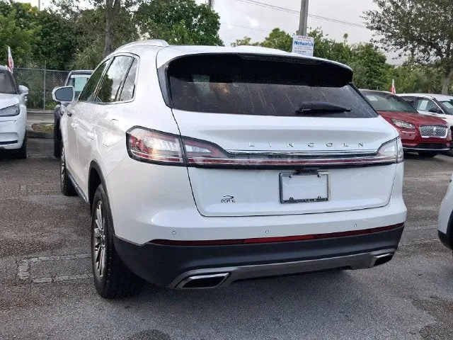 2023 Lincoln Nautilus Standard photo 3