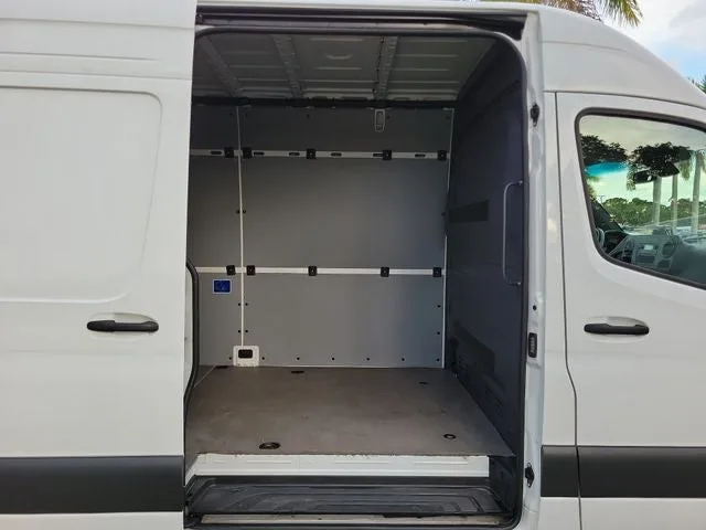 2025 Mercedes-Benz Sprinter 2500 Cargo 170 WB High Roof photo 6