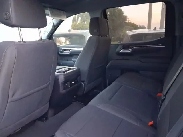 2025 Chevrolet Silverado 1500 RST photo 5