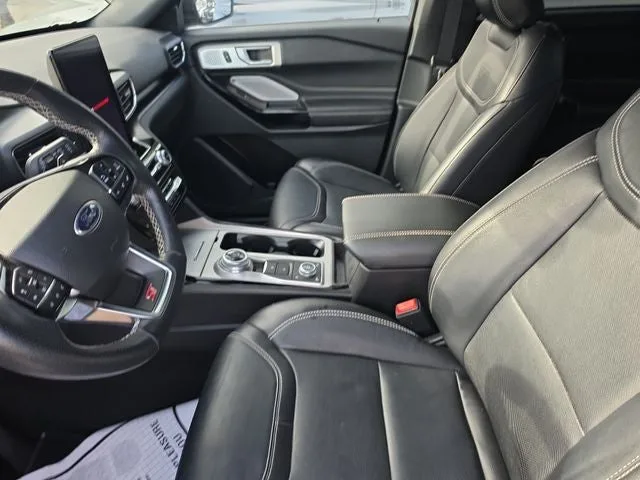 2023 Ford Explorer ST photo 16