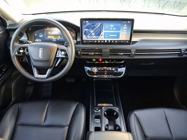 2023 Lincoln Corsair Standard photo 7