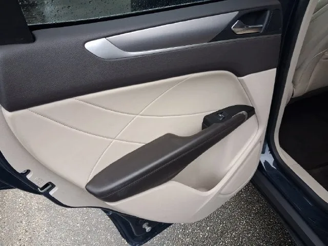 2019 Lincoln MKC Standard photo 9