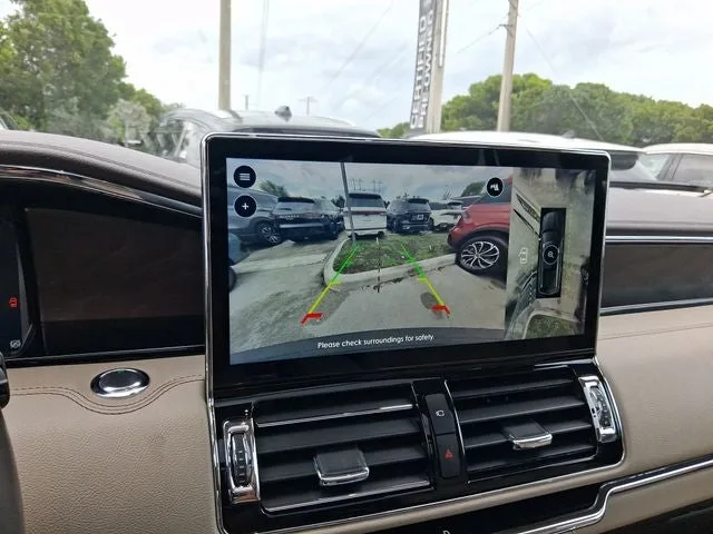 2023 Lincoln Navigator L Reserve photo 20