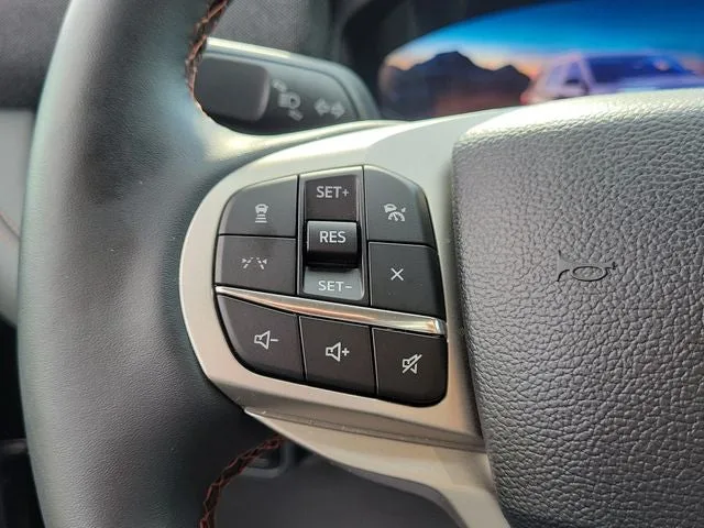 2025 Ford Explorer Active photo 18