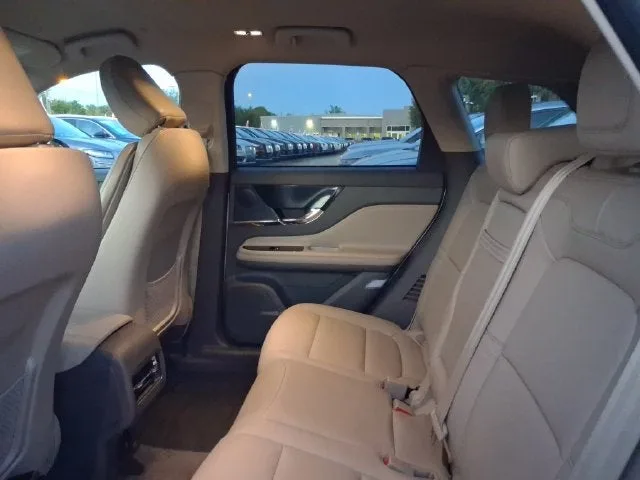 2024 Lincoln Corsair Premiere photo 6