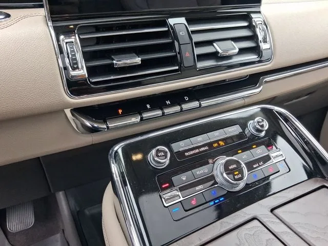 2024 Lincoln Navigator Premiere photo 19