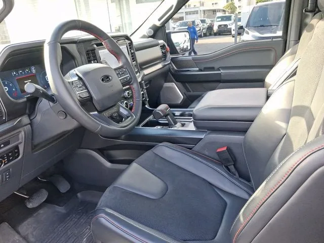 2025 Ford F-150 Raptor photo 11