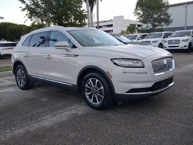 2023 Lincoln Nautilus Standard photo 21