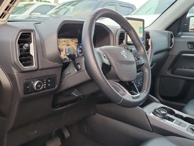 2023 Ford Bronco Sport Outer Banks photo 9