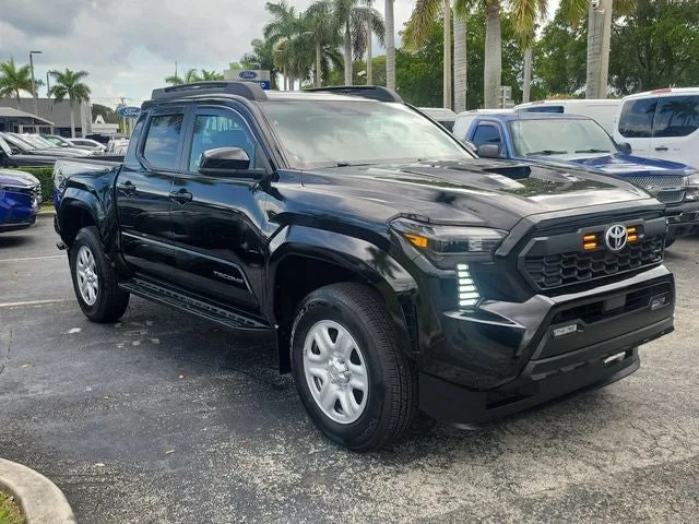 2024 Toyota Tacoma TRD Sport photo 2
