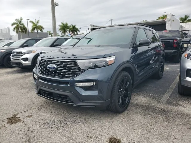 2023 Ford Explorer ST-Line photo 31