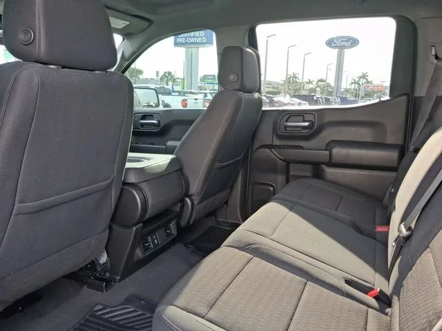 2023 Chevrolet Silverado 1500 Custom photo 5
