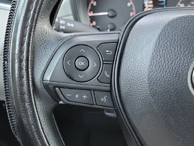 2025 Toyota Corolla Cross L photo 18