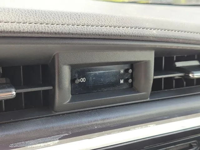 2018 Toyota Corolla LE photo 21