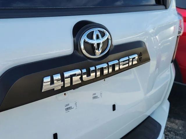 2022 Toyota 4Runner TRD Off-Road Premium photo 5