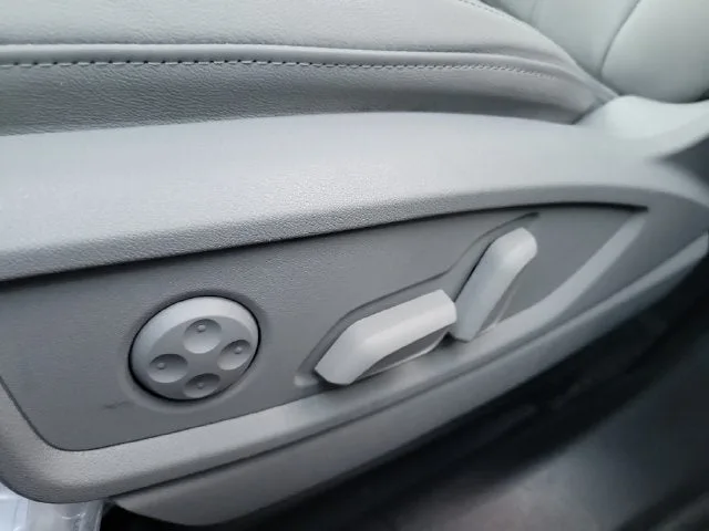 2025 Audi Q5 40 Premium quattro photo 11