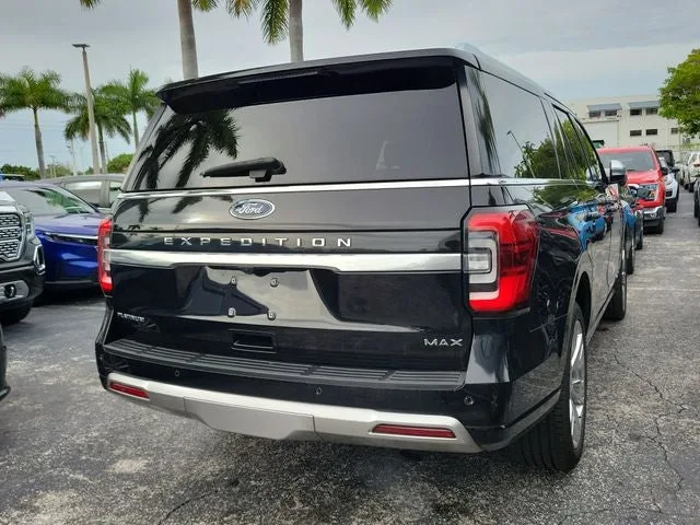 2023 Ford Expedition Max Platinum photo 3
