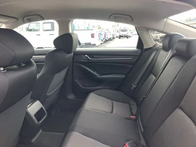 2018 Honda Accord LX photo 6