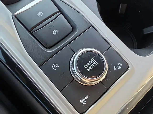 2023 Ford Explorer ST photo 24