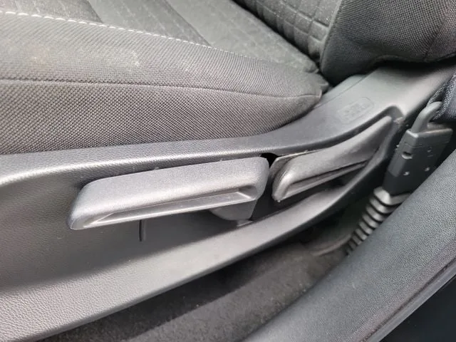 2025 Honda HR-V LX photo 11