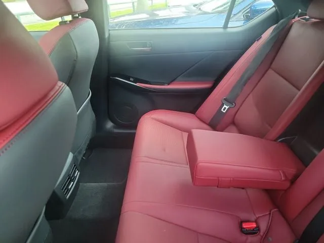 2025 Lexus IS 300 photo 10