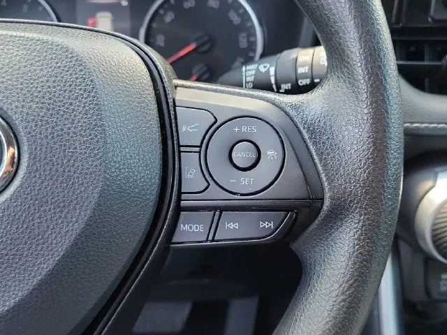 2022 Toyota RAV4 XLE photo 21