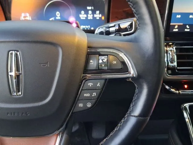 2024 Lincoln Navigator L Black Label photo 19