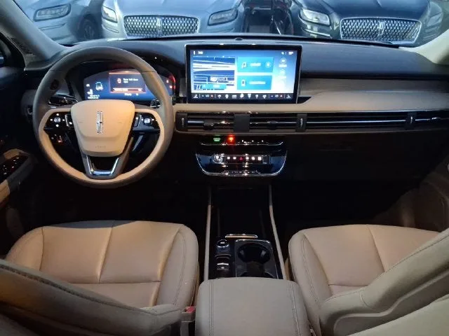 2024 Lincoln Corsair Premiere photo 7