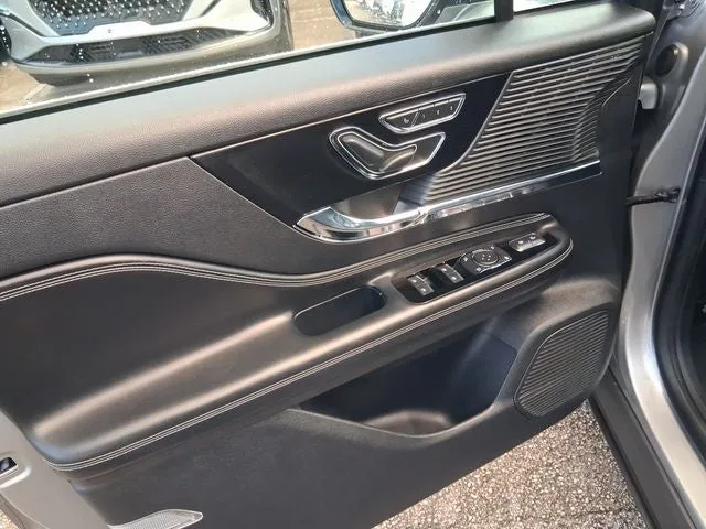2021 Lincoln Corsair Standard photo 13