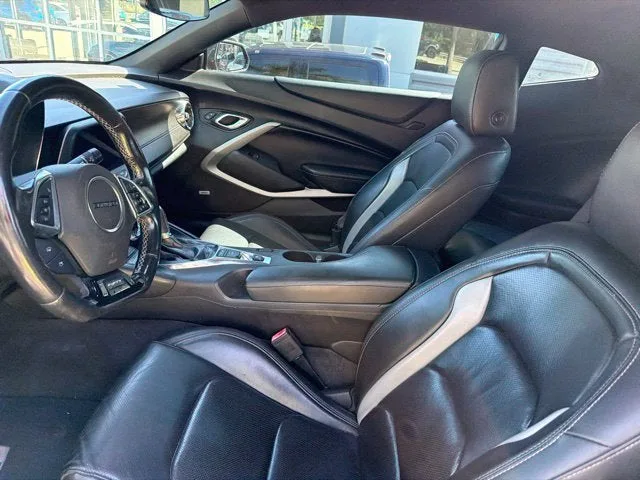 2017 Chevrolet Camaro 2LT 2LT photo 4