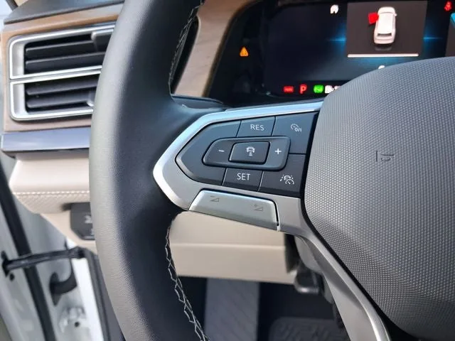 2026 Volkswagen Atlas 2.0T SE w/Technology photo 18