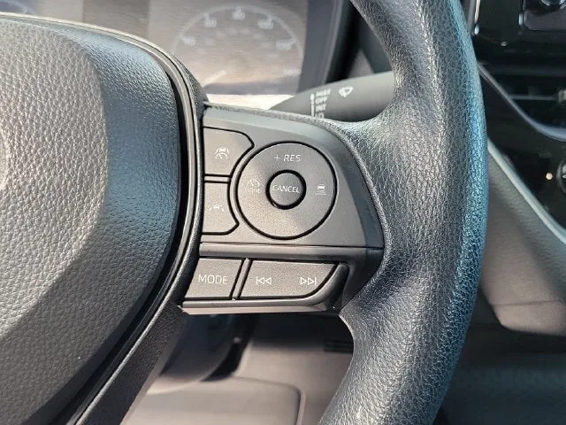 2025 Toyota Corolla LE photo 20
