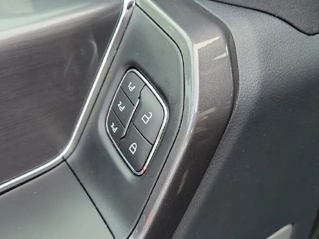 2023 Ford F-150 Lariat photo 19